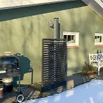 Сasa de vacaciones 3 Bedroom Awesome In *
