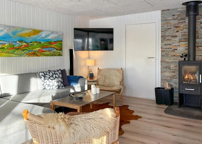 3 Bedroom Awesome In *