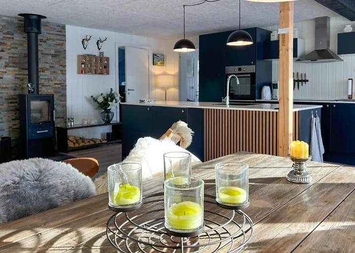 3 Bedroom Awesome In Prázdninový dům *